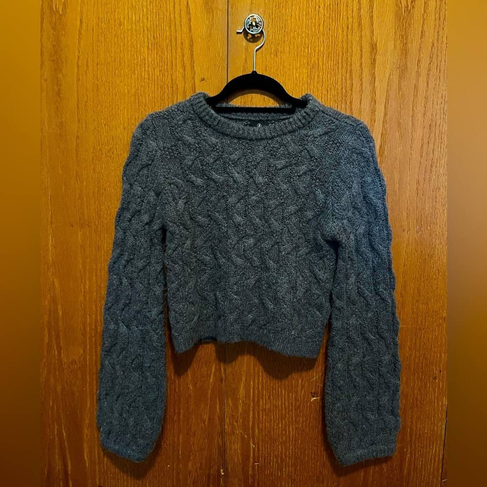 Volcom sweater